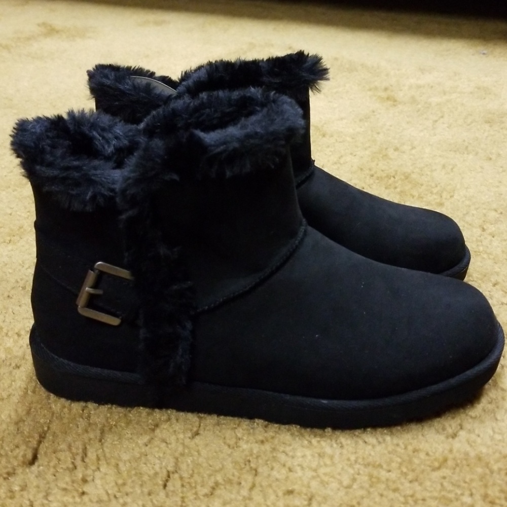 Shortie Faux Fur Boot brand new without a tag.